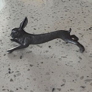 VINTAGE 
Gray PEWTER Rabbit Figurine 3.5"
